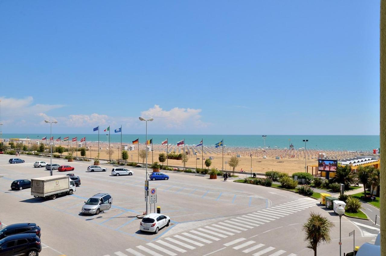 Seafront Luminous Flat In Bibione - Beahost Leilighet Eksteriør bilde